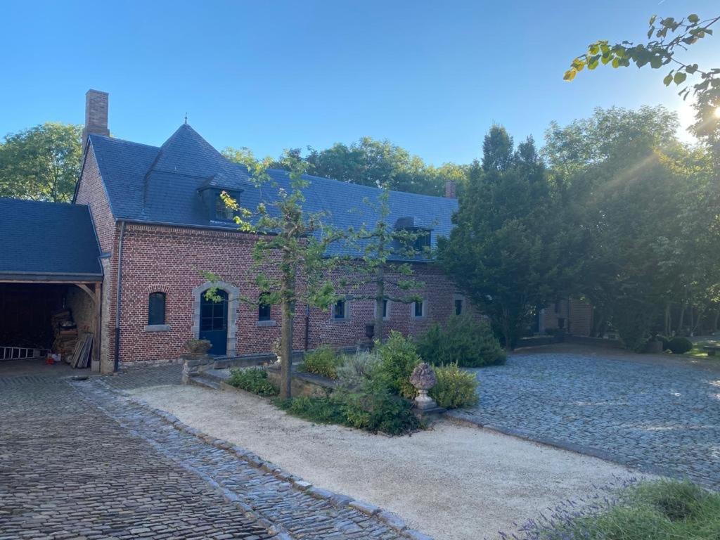 Les Confidences De Messire Sanglier, Stylished Guest Houses Beauraing Eksteriør billede