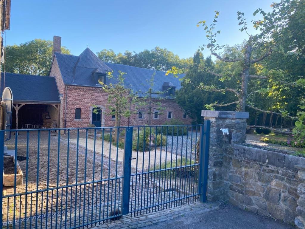 Les Confidences De Messire Sanglier, Stylished Guest Houses Beauraing Eksteriør billede