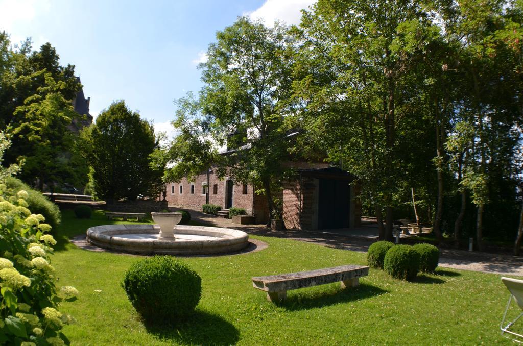 Les Confidences De Messire Sanglier, Stylished Guest Houses Beauraing Værelse billede